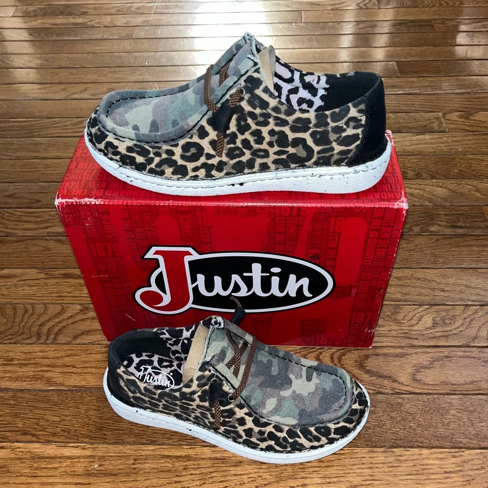 Justin Boot Canvas Hazer Slip On Shoes Cheetah Print & Camouflage Women’s 7